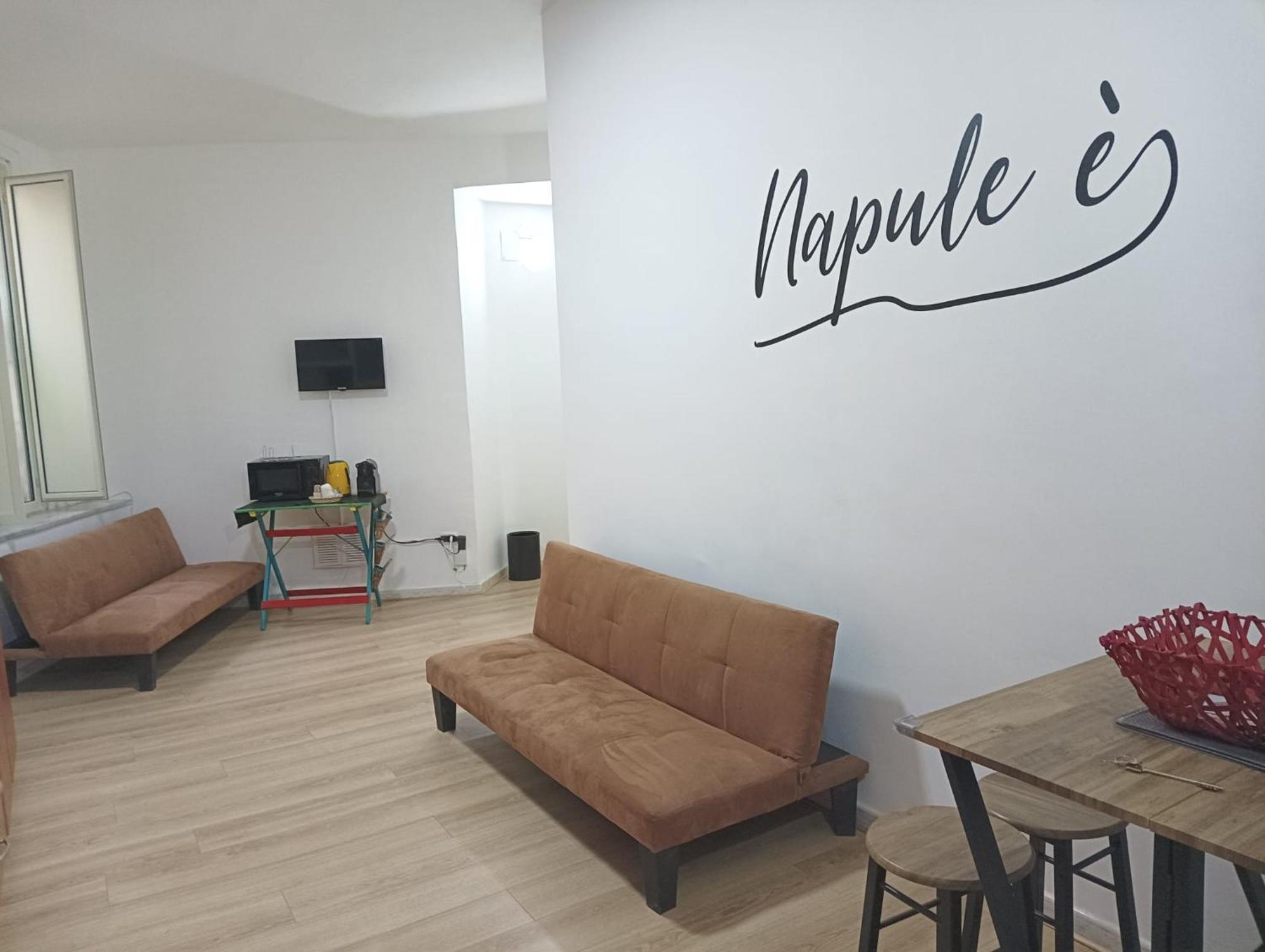 Apartamento A Casa Di Ilaria Nápoles Exterior foto