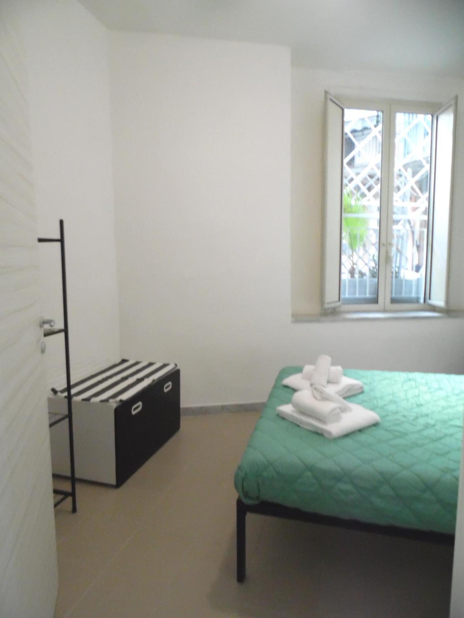 Apartamento A Casa Di Ilaria Nápoles Exterior foto